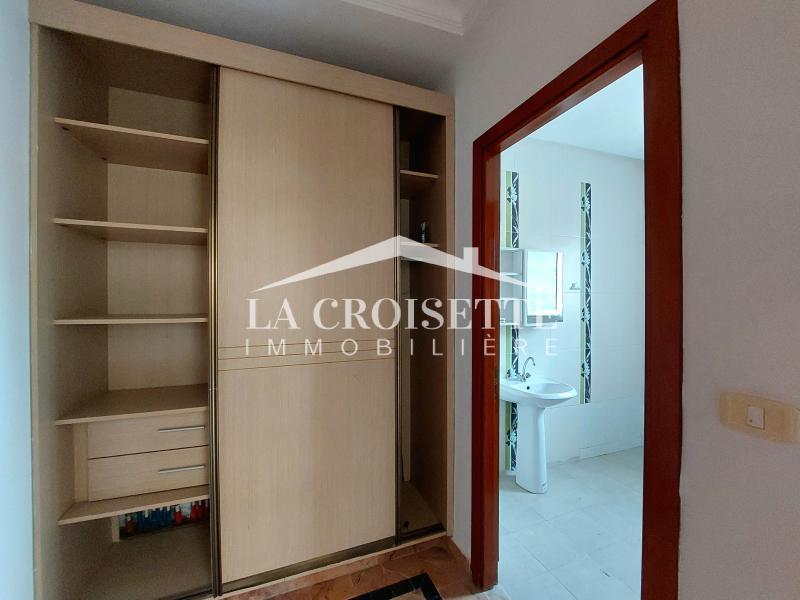 Appartement S+3 à La Soukra